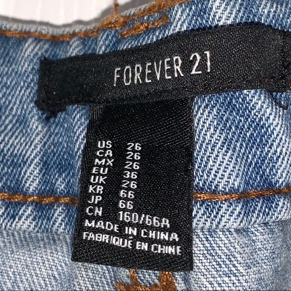 Forever 21 ripped boyfriend jeans - Picture 3 of 3
